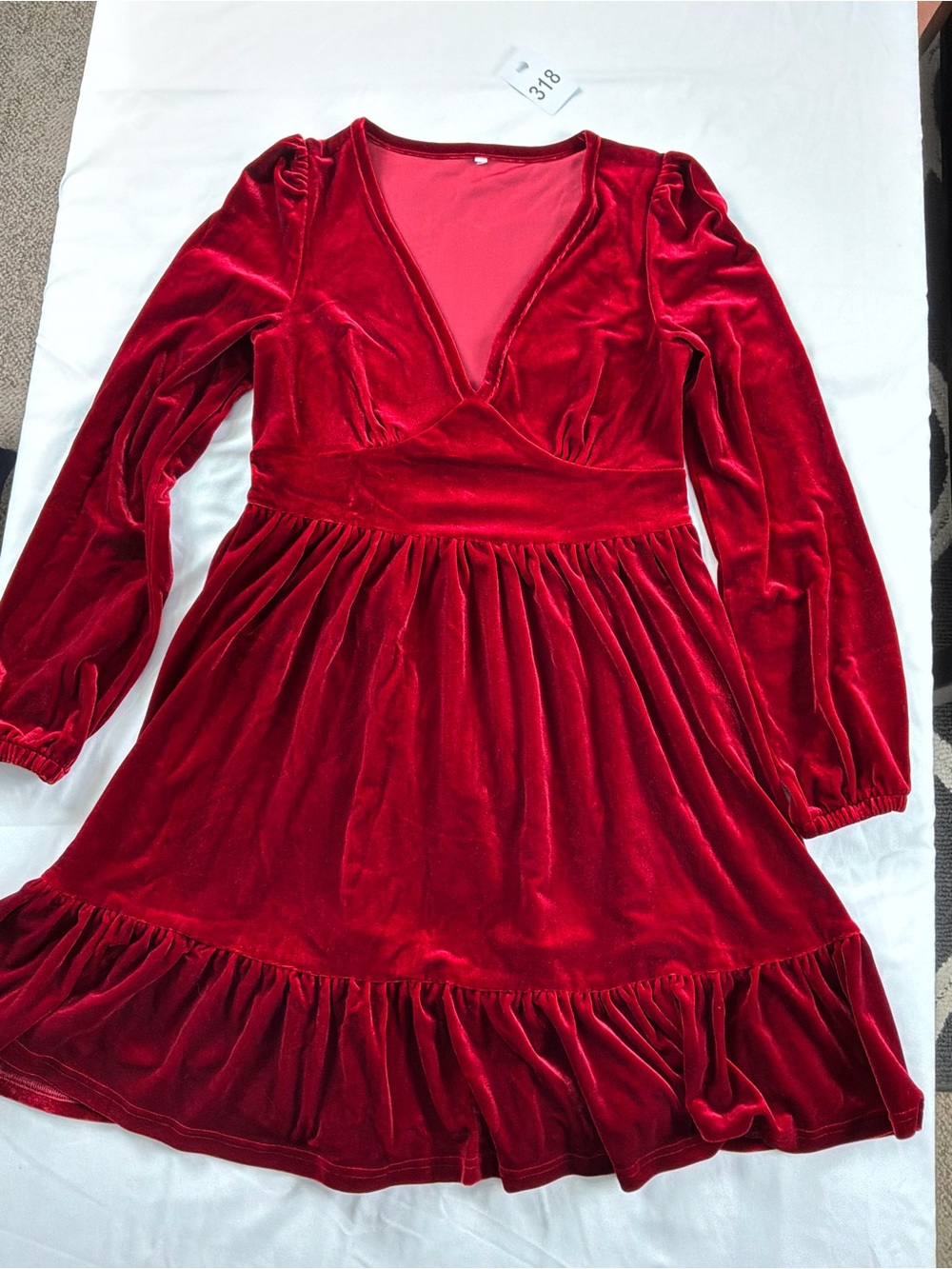 HALARA Red Velvet V‑Neck Long‑Sleeve Midi Dress